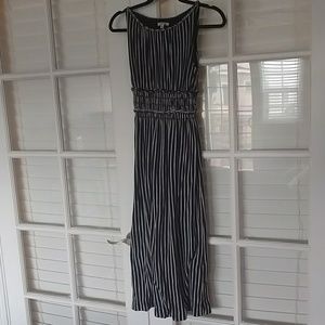 Max Studio sleeveless midi dress. Fully lined.